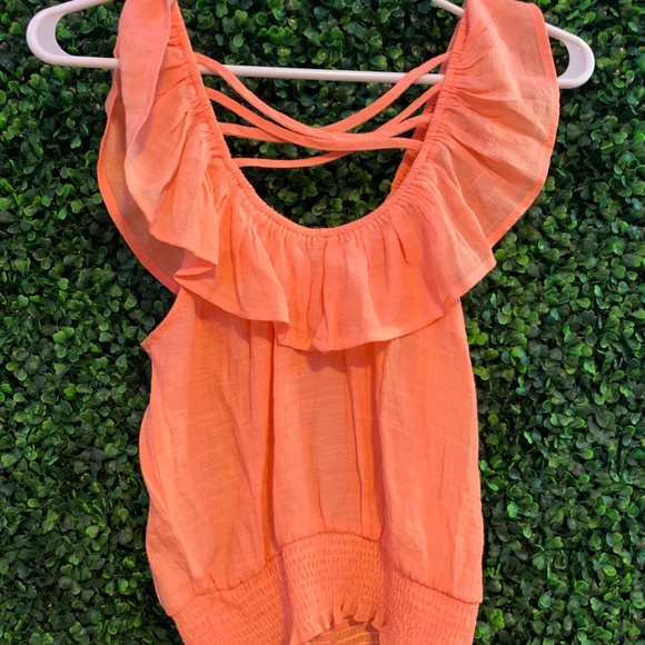MINE Sleeveless Peach Top - Crop Top Fit - Picture 3 of 3